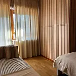 Front - 3 Bedrooms バーリ