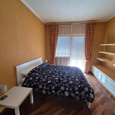 아파트 Front - 3 Bedrooms