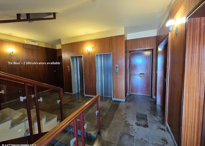 Front - 3 Bedrooms Lejlighed Bari