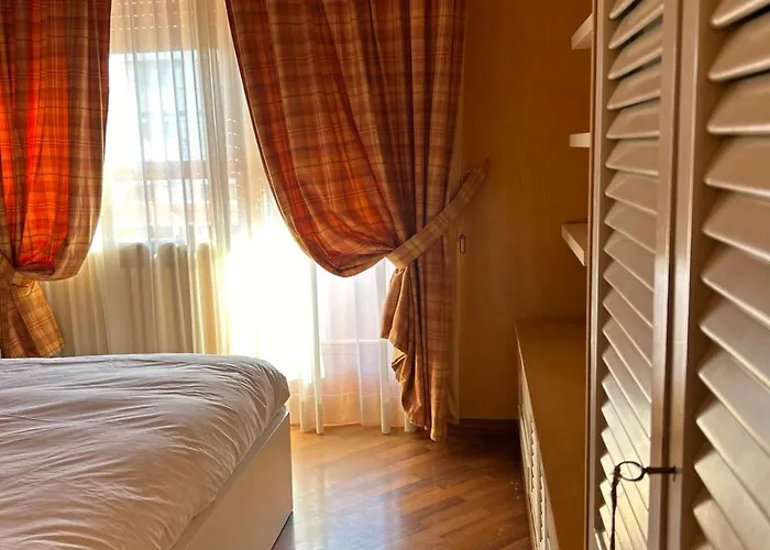 Front - 3 Bedrooms Lejlighed *