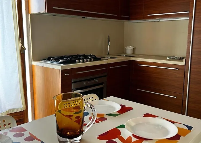 Front - 3 Bedrooms * Bari