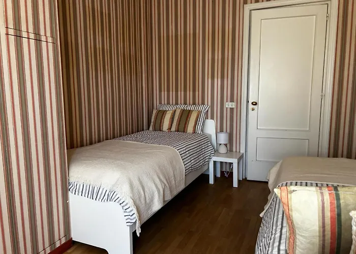 Front - 3 Bedrooms Lejlighed