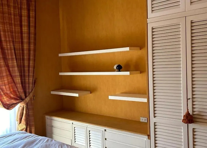 Front - 3 Bedrooms Lejlighed *