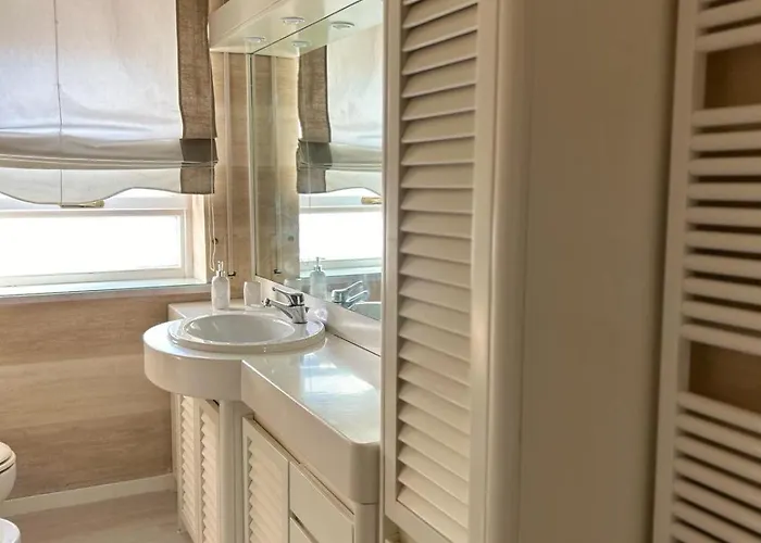 Front - 3 Bedrooms Lejlighed