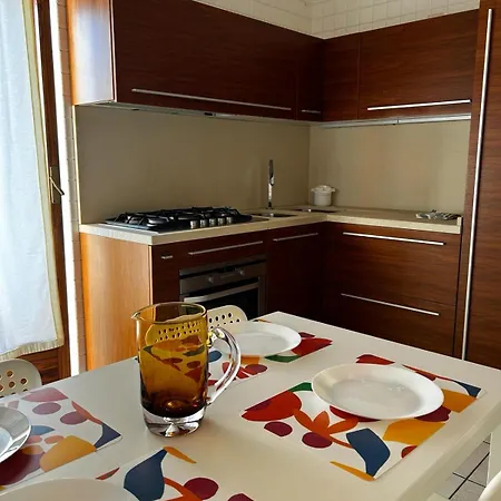 Front - 3 Bedrooms * Bari