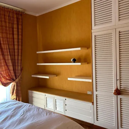 Front - 3 Bedrooms Lejlighed *