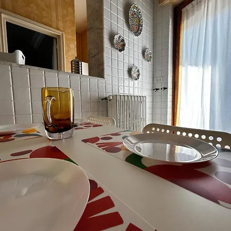 Front - 3 Bedrooms Апартаменты Бари