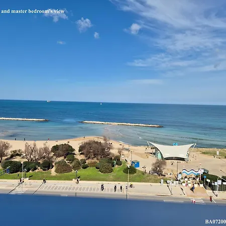 Front - 3 Bedrooms Апартаменты *