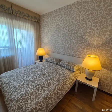 Apartment Front - 3 Bedrooms Bari