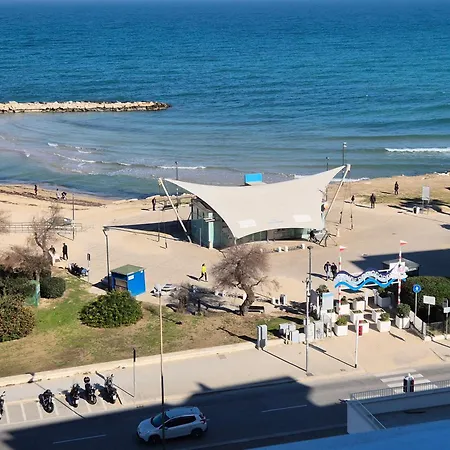 Front - 3 Bedrooms * Bari